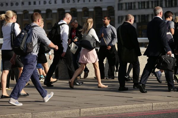 commuters-walking